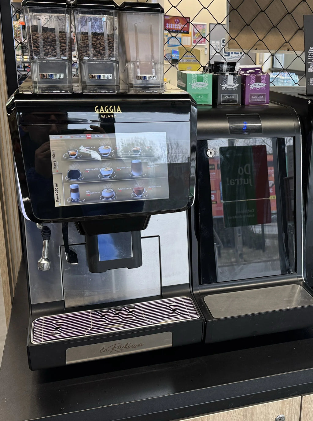 Ekspres automatyczny Gaggia La Radiosa - 2 młynki + czekolada